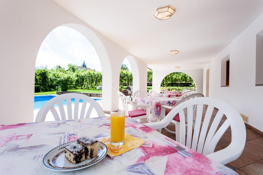 Pension Rebgut Bed and Breakfast Lana Buitenkant foto